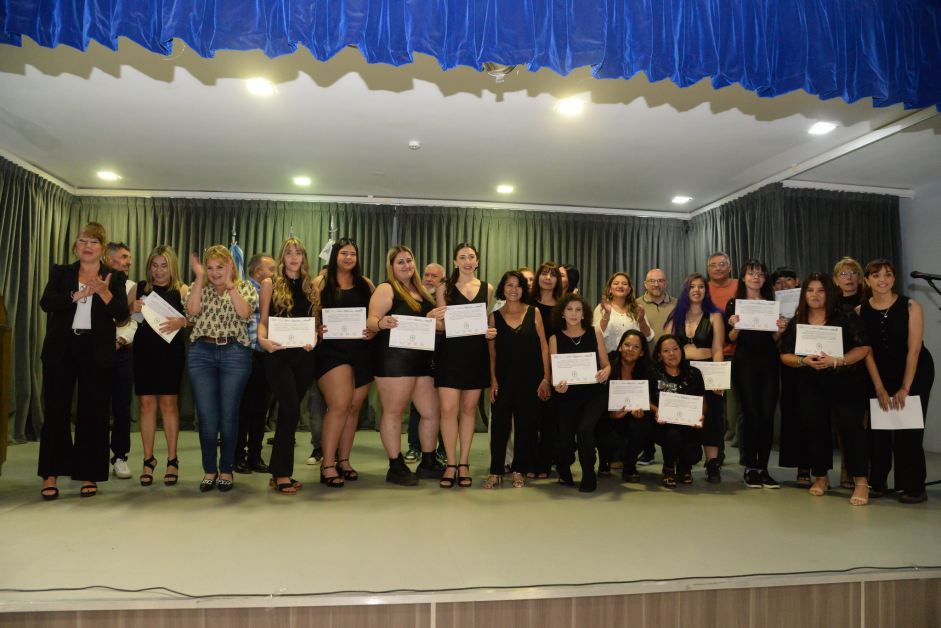 Acto de Egresados y cierre del año lectivo de AGEC 2025 Imagen Local