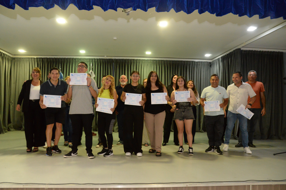 Acto de Egresados y cierre del año lectivo de AGEC 2025 Imagen Local